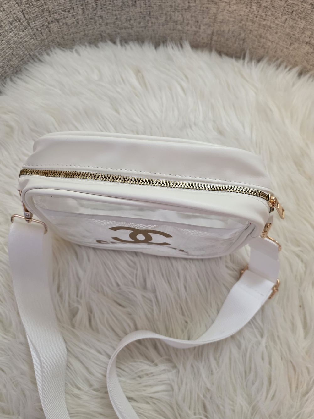 Chanel White Clear Crossbody Bag with Gold Logo - Picture 3 of 9